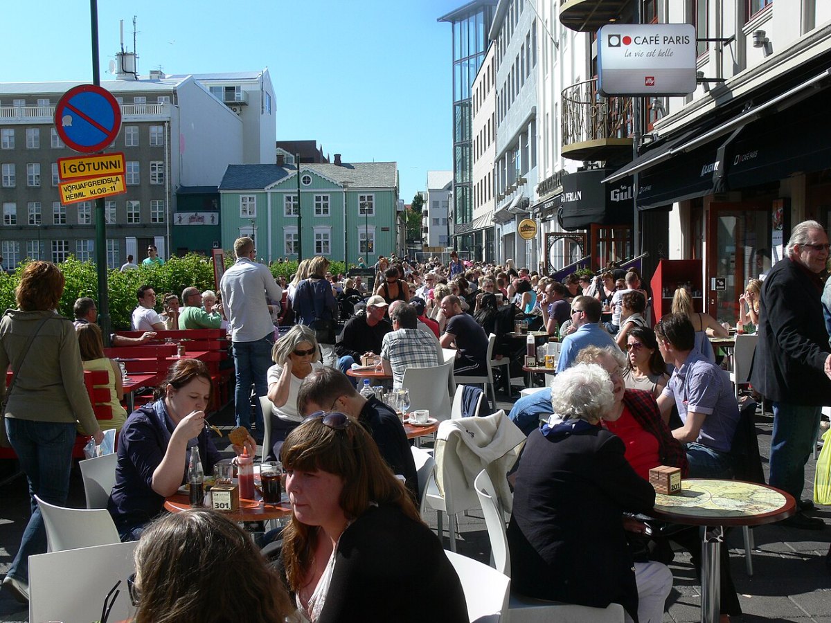 Café Paris við Austurvöll, júlí 2011.