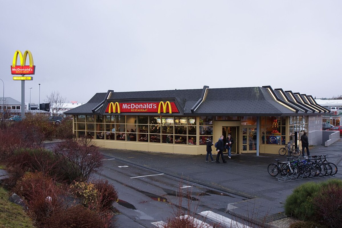 McDonald's við Suðurlandsbraut í lokavikunni, október 2009.